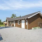 Nyaraló Neno - 100m From The Sea By Interhome *