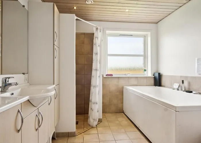 Neno - 100m From The Sea By Interhome *